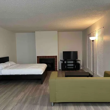 2 Or 3 Beds Walk To Strip Mgm Casinos Shops Clubs Villa